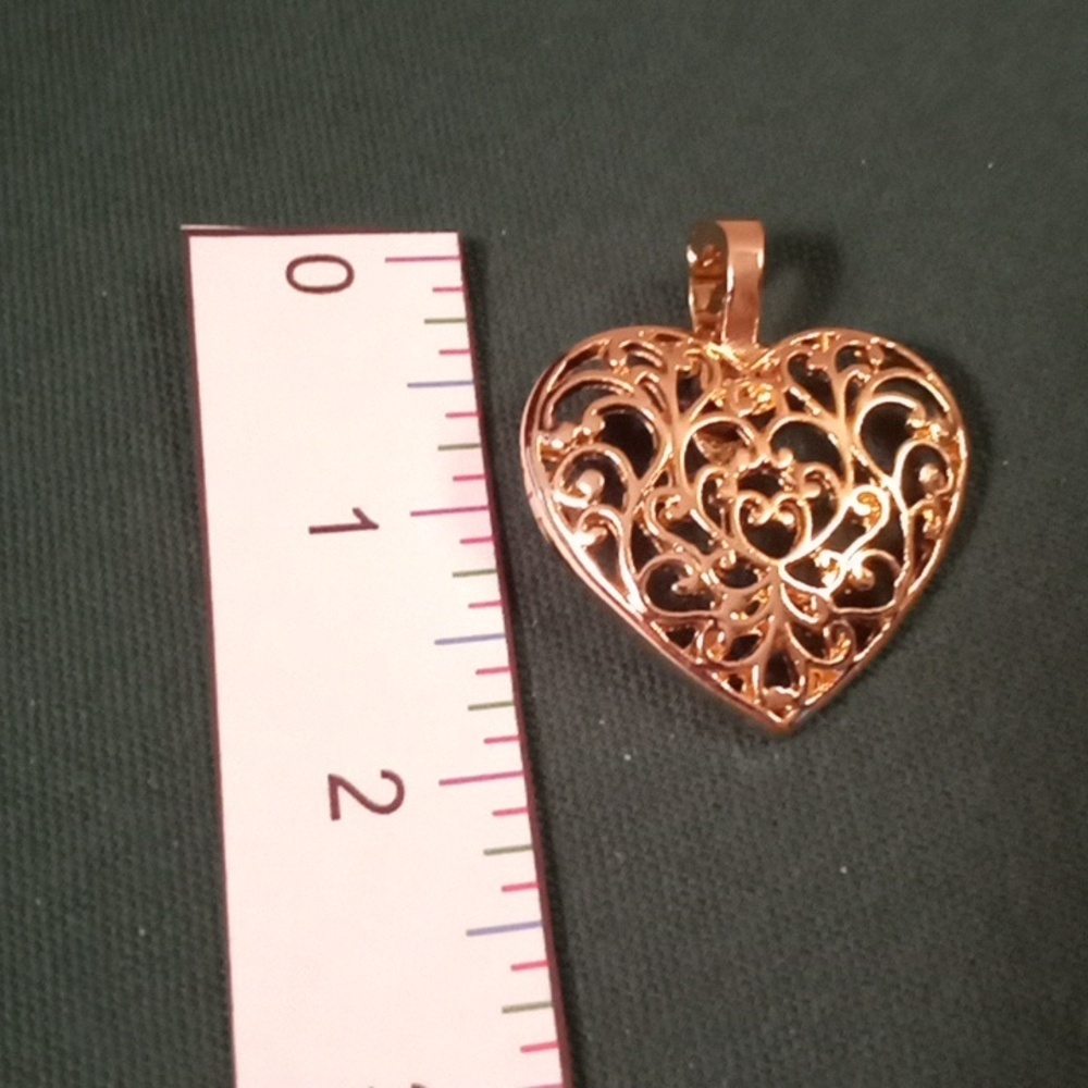 EUC Lot Of 4 Gold-Tone Statement Jewelry Including Choker, Peacock Pendant - Picture 7 of 10